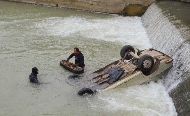 Dereye Düşen Otomobilin Sürücüsü Bulunamadı