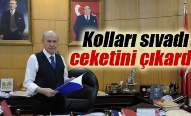 Devlet Bahçeli ceketini çıkardı!