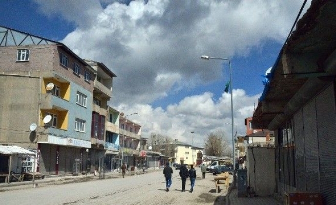 Diyadin’de Esnaf Kepenk Açmadı