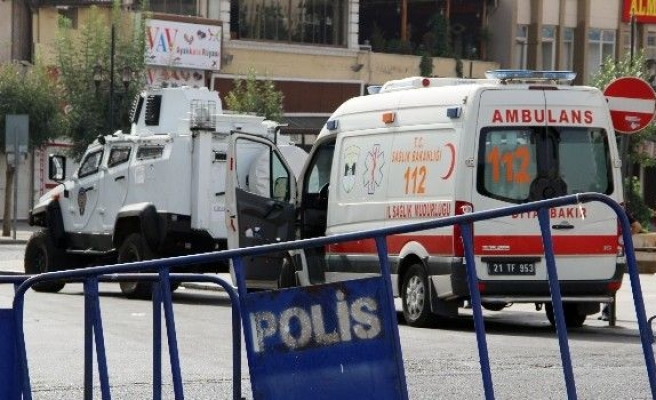 Diyarbakır’da Yaralı Polis Sayısı 8’e Yükseldi