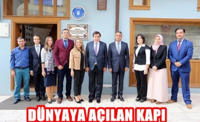 Dünya'ya Açılan Kapı