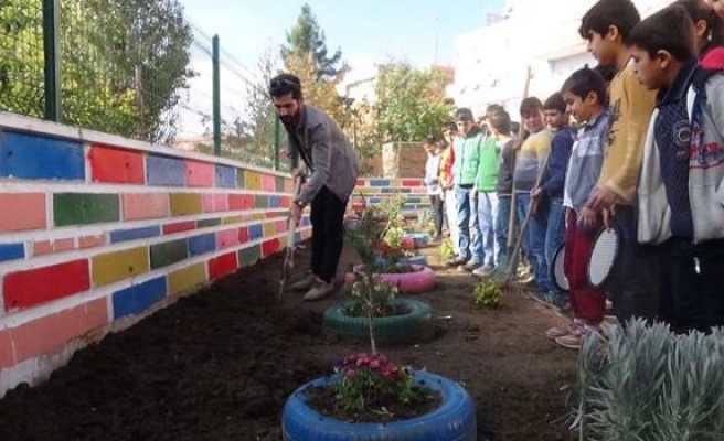 Eğitime renk katan öğretmen