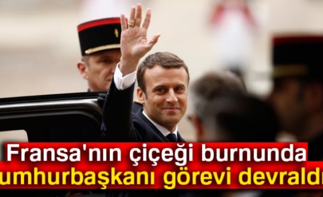 Emmanuel Macron Görevi Devraldı