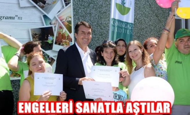 Engelleri sanatla aştılar