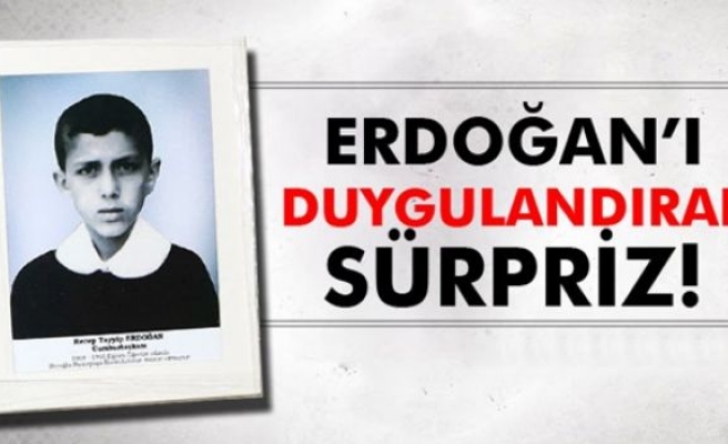 Erdoğan’a siyah önlüklü fotoğrafı hediye edildi