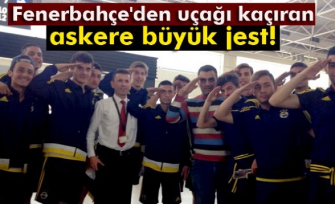 Fenerbahçe U17 futbolcularından askere büyük jest