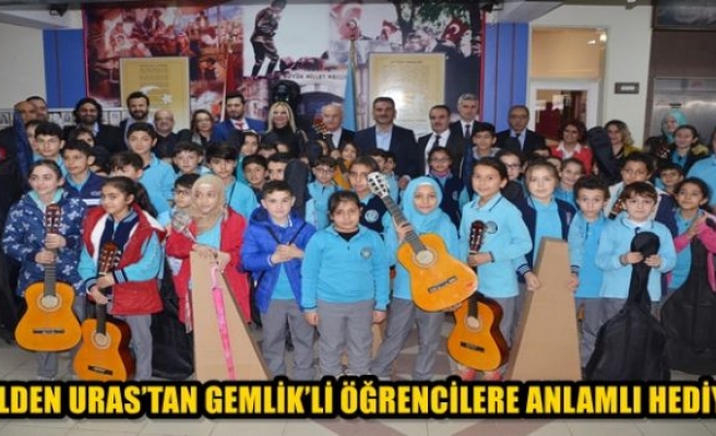 FULDEN URAS’TAN GEMLİK’Lİ ÖĞRENCİLERE ANLAMLI HEDİYE