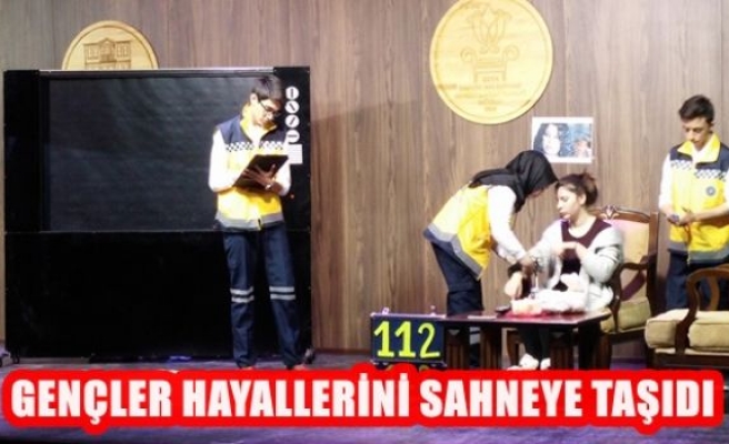 Gençler Hayallerini Sahneye Taşıdı