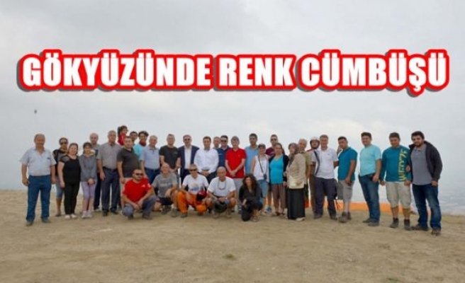 Gökyüzünde renk cümbüşü 