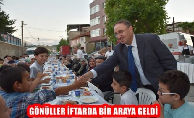 Gönüller İftarda Bir Araya Geldi