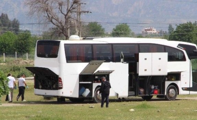 Gözaltına Alındığı Otobüse Bomba İhbarı Yaptı