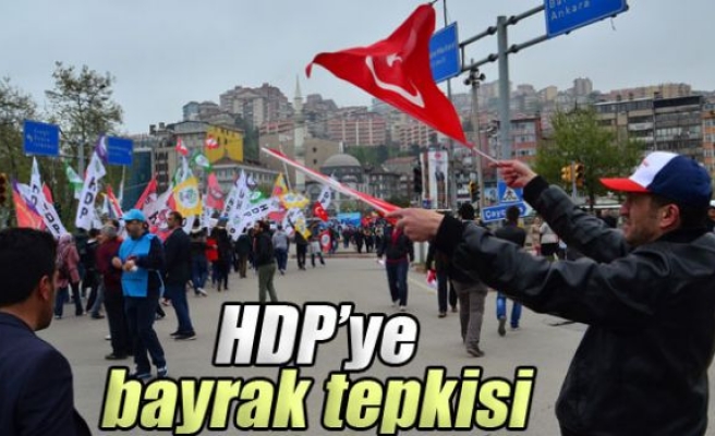 HDP’ye bayrak tepkisi