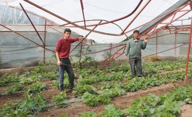 Hortum Seraları Vurdu, Minareyi Yan Yatırdı