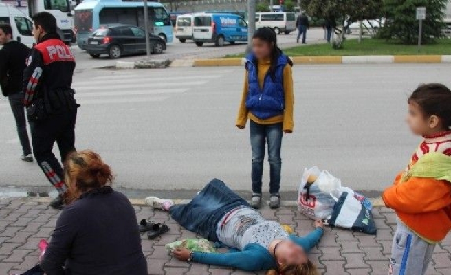 Husumetlisi Olduğu Kadınları Tekme Tokat Dövdü