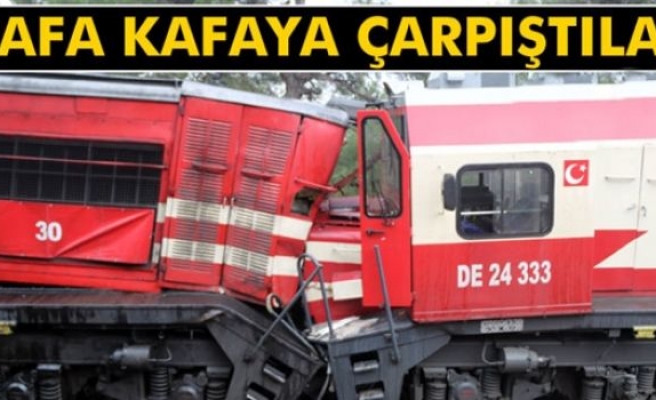 İki tren kafa kafaya çarpıştı