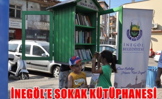 İnegöl'e sokak kütüphanesi