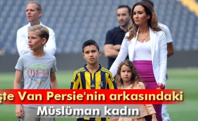 İşte Van Persie'nin arkasındaki Müslüman kadın