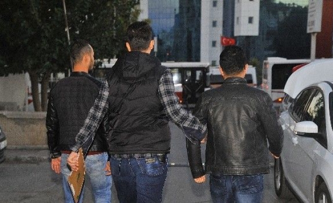 İzmir ve Manisa’da özel güvenlikçilere FETÖ operasyonu