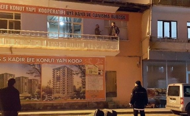 Kafayı Bulunca Yanlış İş Yerini Bastı