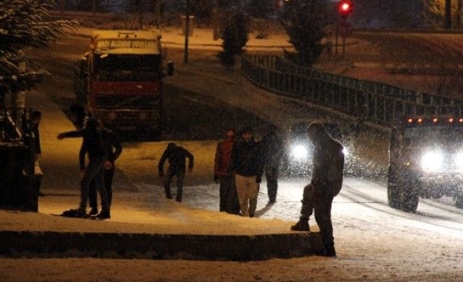 Karabük’te kar yağışı hayatı olumsuz etkiliyor