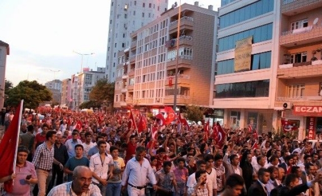 Kayseri’de Binler Şehitler İçin Yürüdü