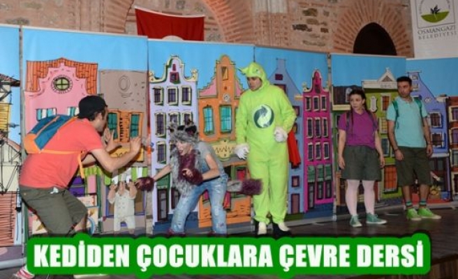 Kediden çocuklara çevre dersi