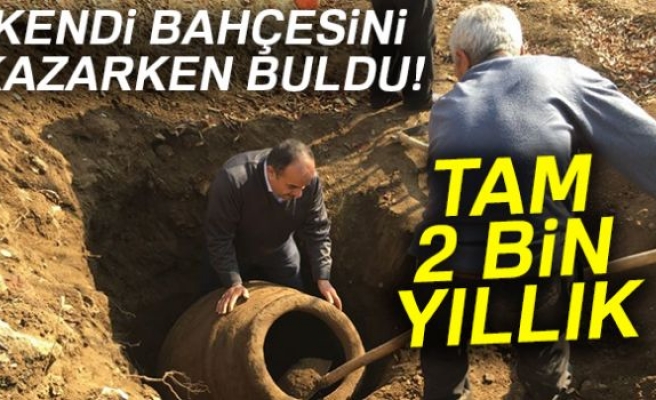 KENDİ BAHÇESİNİ KAZARKEN BULDU!