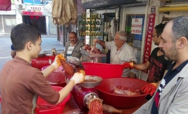 Kırıkkale’de Kurban Etleri Sucuk Oluyor