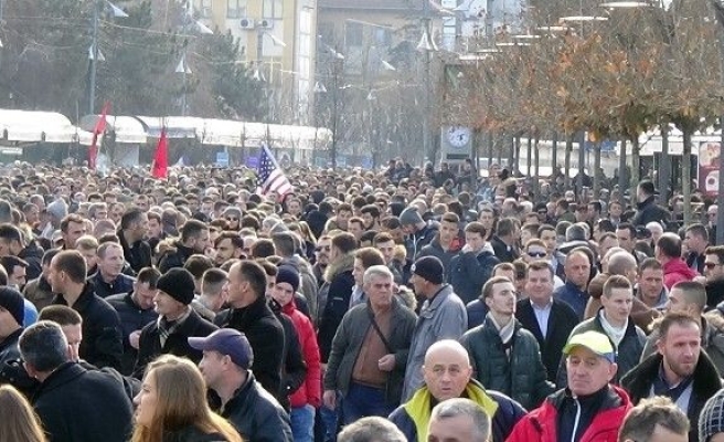 Kosova’da Tansiyon Yükseldi