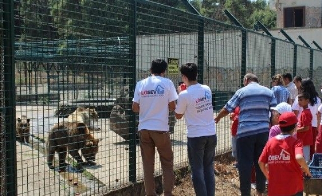 Lösemili çocuklar Karacabey’e hayran kaldı