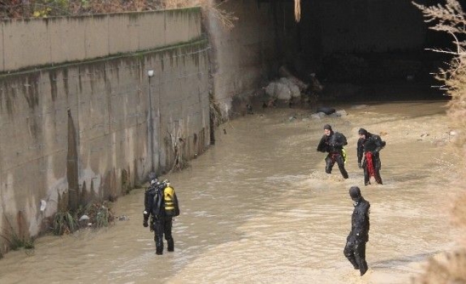 Mersin’de kayıp 2 kişinin aranmasına devam edildi