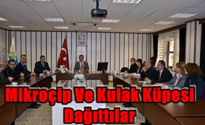 Mikroçip Ve Kulak Küpesi Dağıttılar