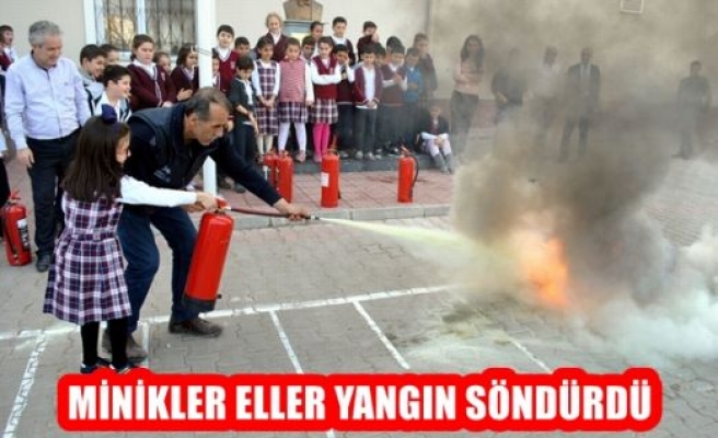 Minik Eller Yangın Söndürdü