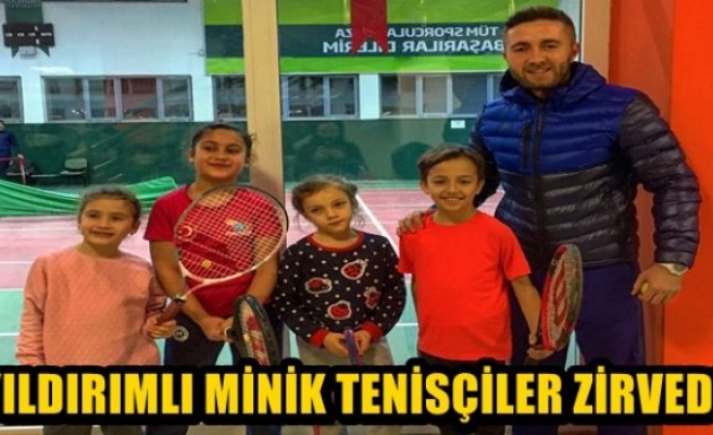 Minik tenisçiler zirvede