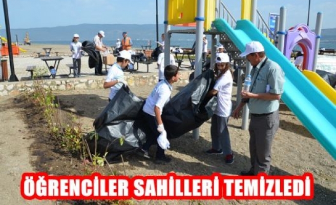 Öğrenciler Sahiller Temizledi