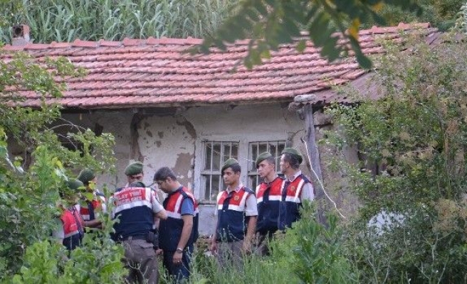 Öldürdüğü Kişinin Maaşını Çekerken Yakalandı