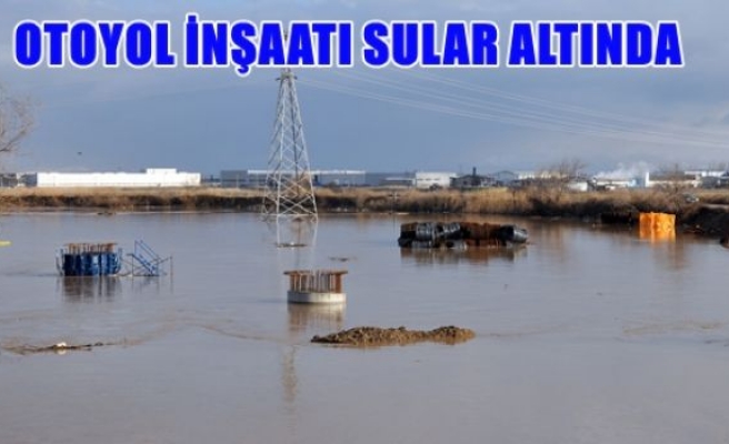 Otoyol İnşaatı Sular Altında