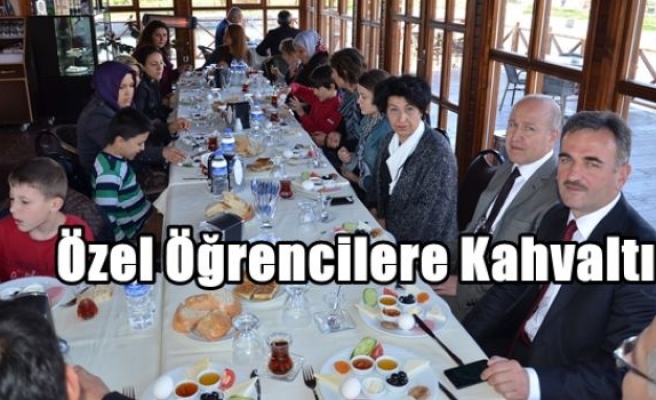 Özel Öğrencilere Kahvaltı