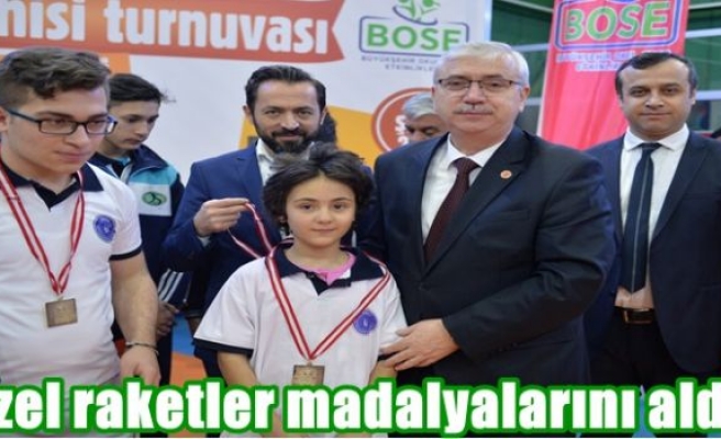 Özel raketler madalyalarını aldı