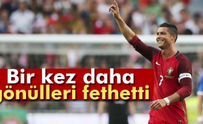 Ronaldo bir kez daha gönülleri fethetti