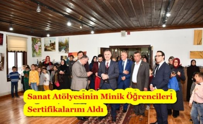 Sanat Atölyesinin Minik Öğrencileri Sertifikalarını Aldı