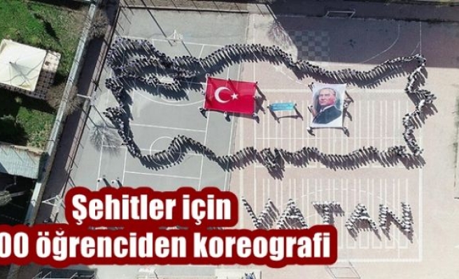 Şehitler için 600 öğrenciden koreografi