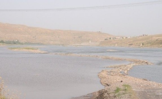 Serinlemek İçin Dicle Nehri’ne Giren Genç Boğuldu