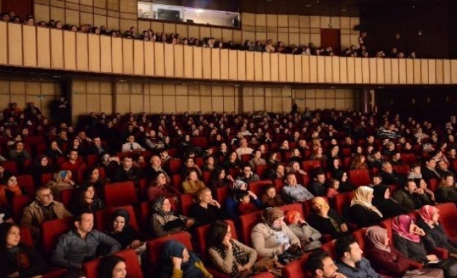 ’Şifa Niyetine’ gösterisi kapalı gişe