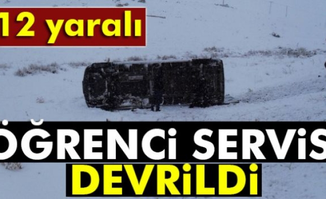 Sivas'ta öğrenci servisi devrildi: 12 yaralı