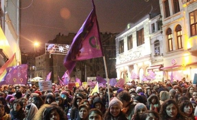 Taksim’de 12. Feminist Gece Yürüyüşü