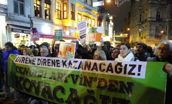 Taksim’de Horonlu Cerattepe’de Protestosu