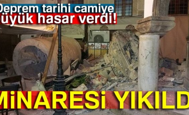 Tarihi caminin minaresi depremde yıkıldı