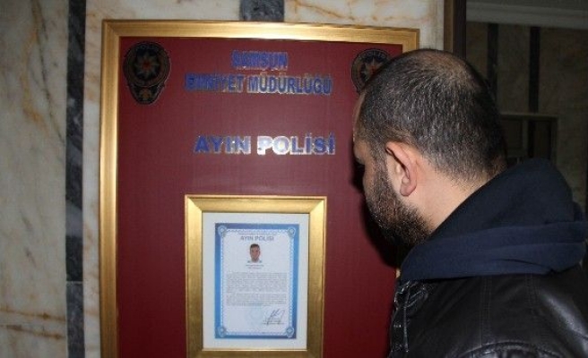 Tır Sürücüsünü Ölümden Kurtardı, Ayın Polisi Seçildi