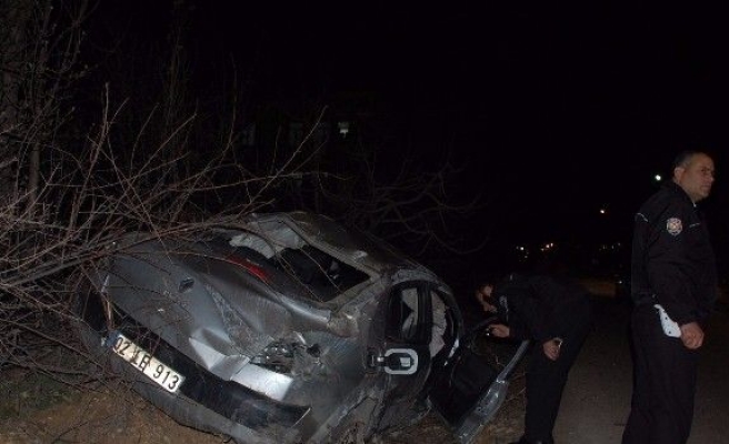 Trafik Kazası Sonrası Yolu Trafiğe Kapattılar